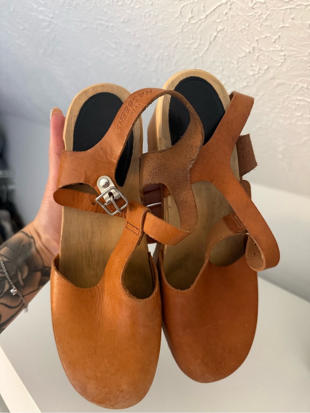 Swedish Hasbeens tan leather mary jane clogs - Picture 4 of 8
